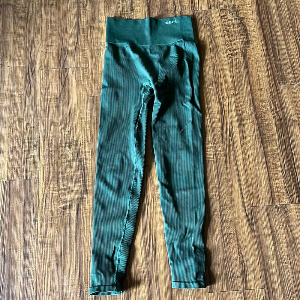 Sefi green ribbed leggings